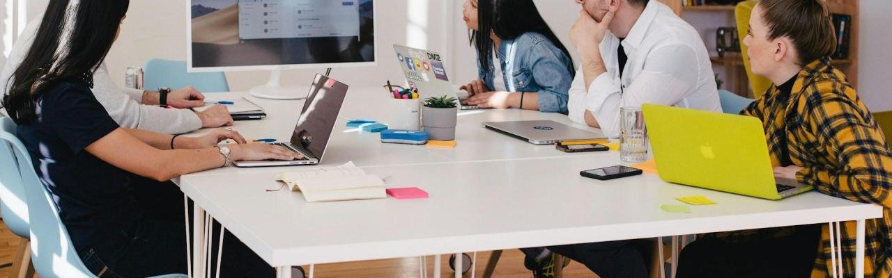 Bí Quyết Tối Ưu UX/UI Cho Website Bán Lẻ: Hướng Dẫn Từ A-Z